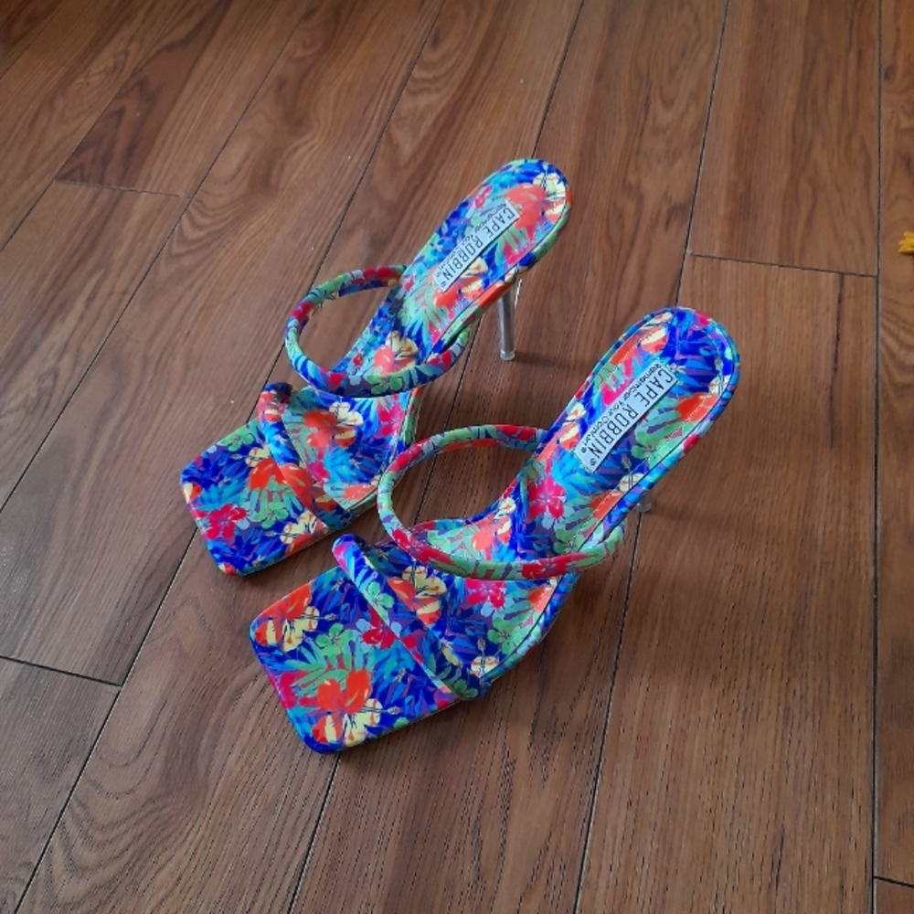Flat base high heel shoes floral pattern